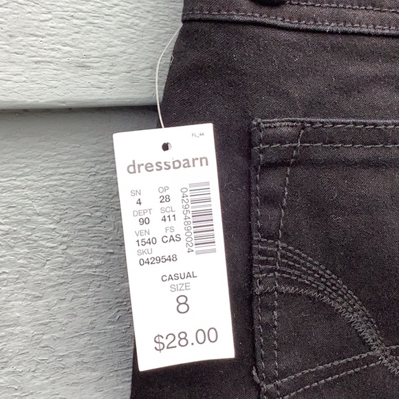 NWT Roz & Ali Luxurious Stretch Denim Black Capri Pant Size 8 - Picture 5 of 7